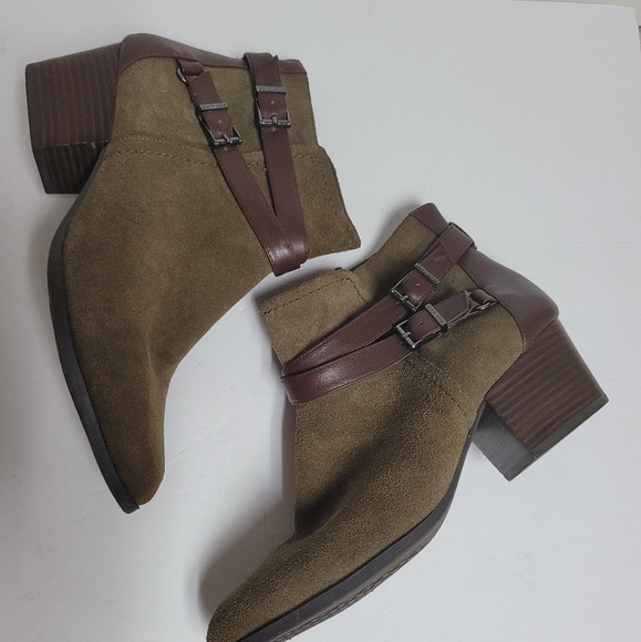 Alex Marie Olive Green Suede BootieSize: 10M - Picture 4 of 9